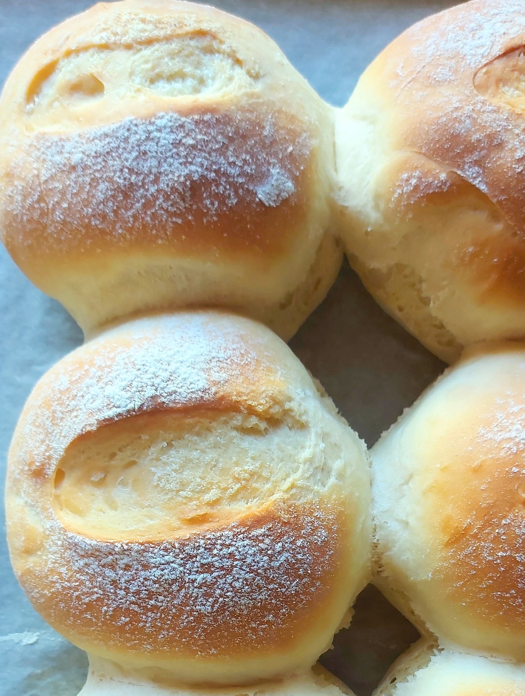 Puszyste bułki jogurtowe