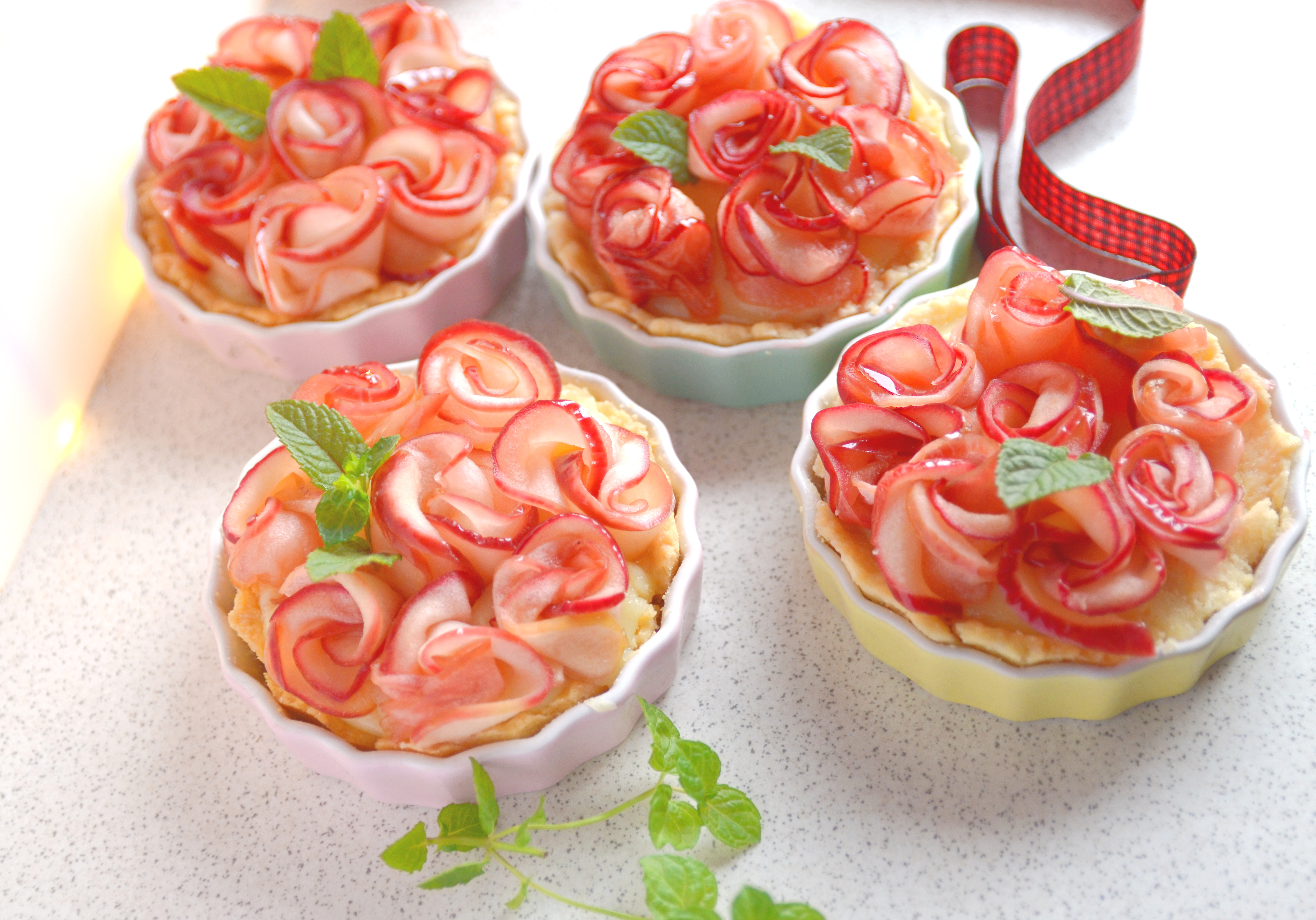 Mini tortoletki z różyczkami z jabłek