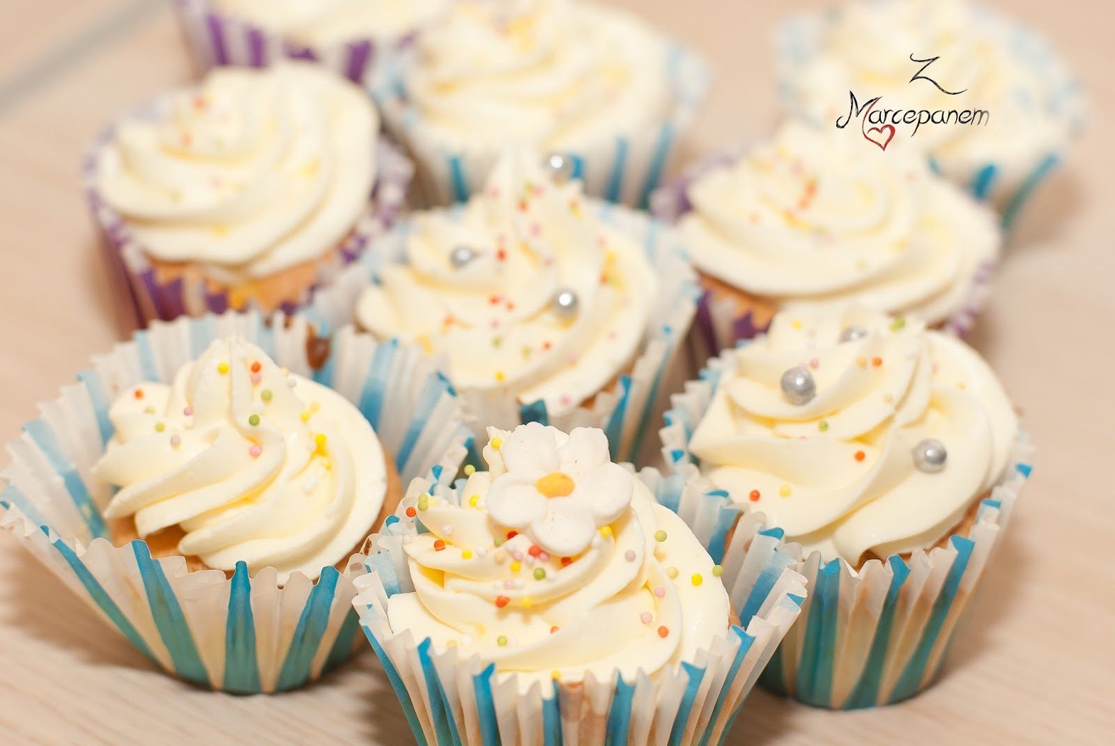 Muffinki cytrynowe z lemon curd