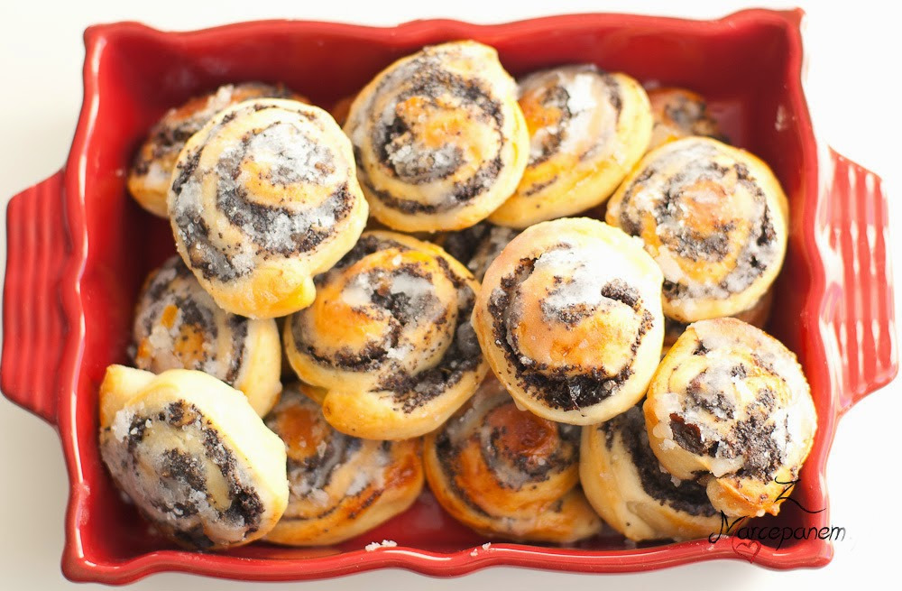 Zawijaski drożdżowe z makiem