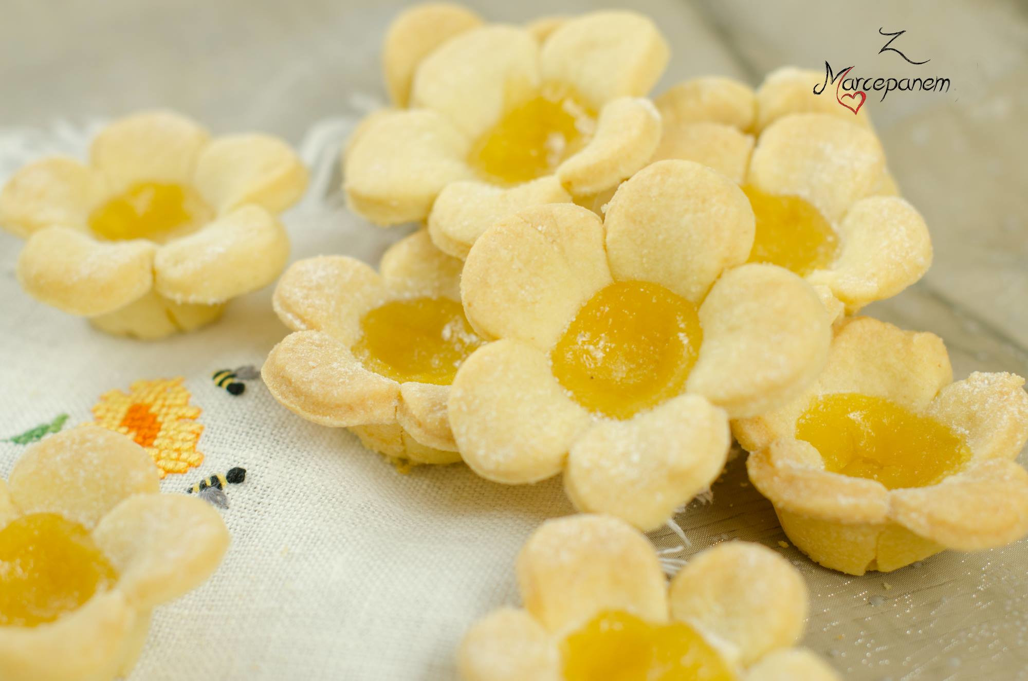 Ciasteczka kwiatuszki z lemon curd