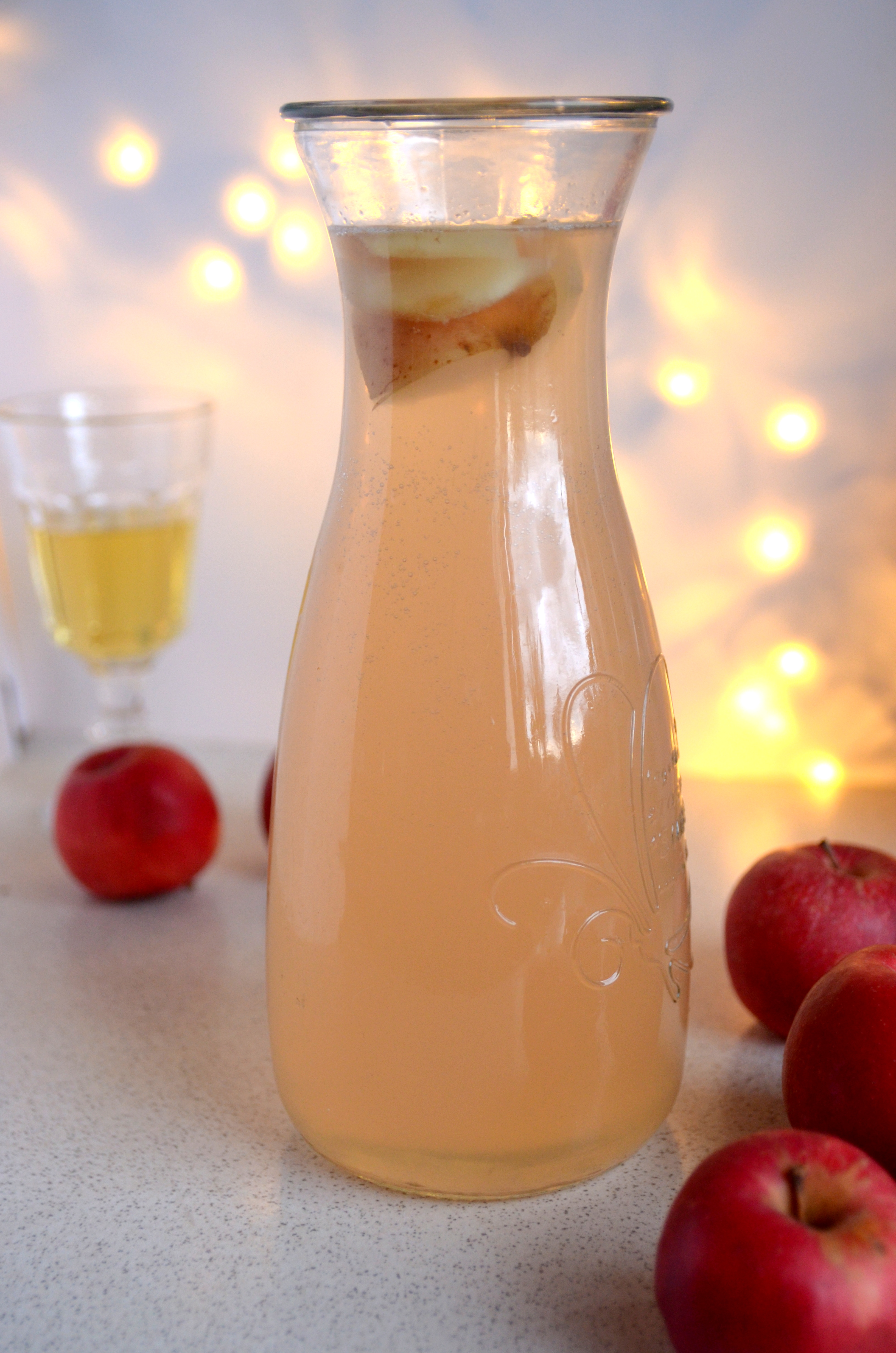 Kompot z jabłek do słoików na zimę