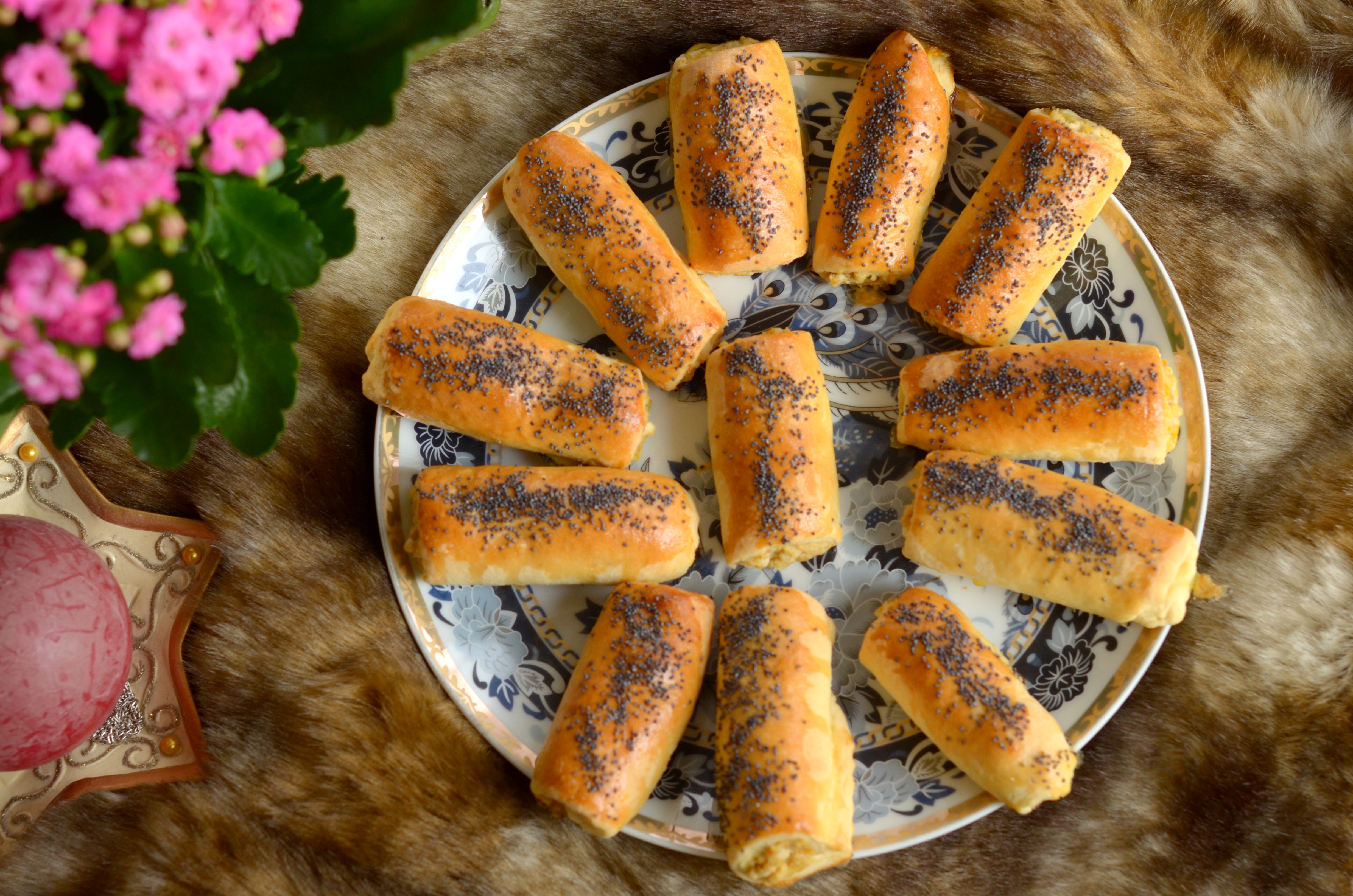 Paszteciki drożdżowo-kruche z mięsem